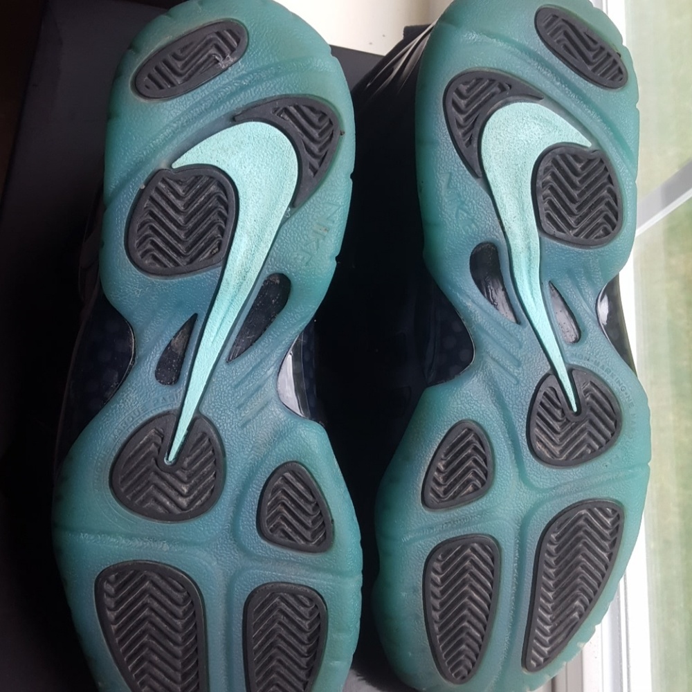 Shoes - Picture 5 of 8